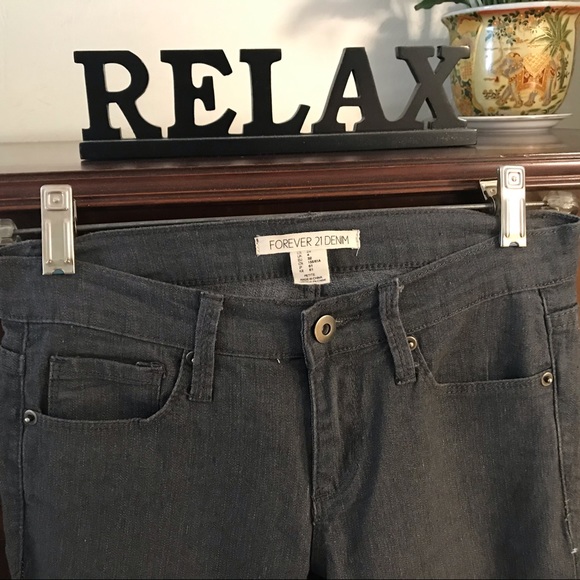 SOLD!! Forever 21 Denim Gray Straight Leg/Skinny Jeans Size Petite 24 - Picture 2 of 4